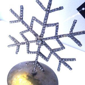 Snowflake-Themed Card holder, Metallic